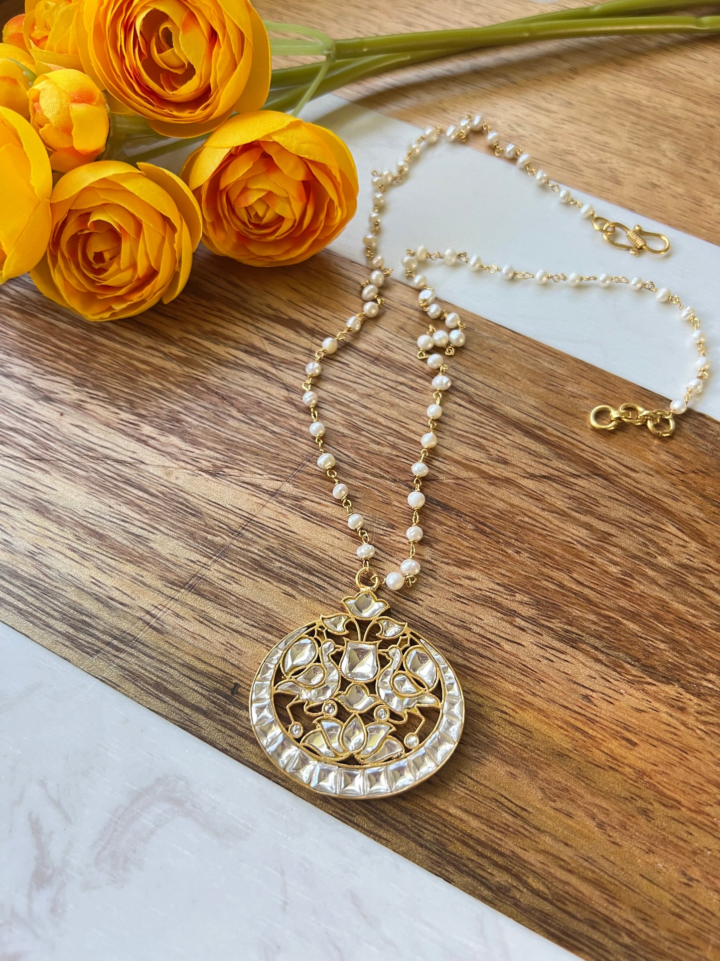Kundan Pendant Necklace in Pearl Chain