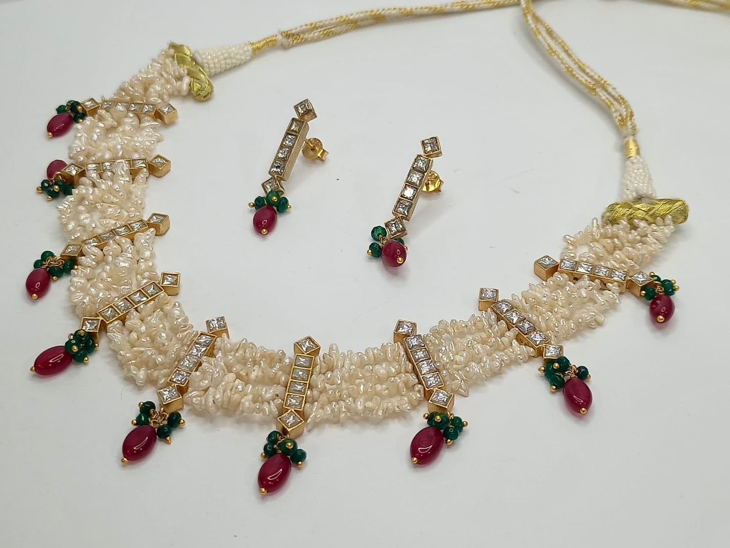 Pearl Necklace with Kundan tukdi